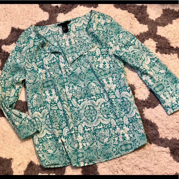 H&M Tops - 3 the sleeve blouse